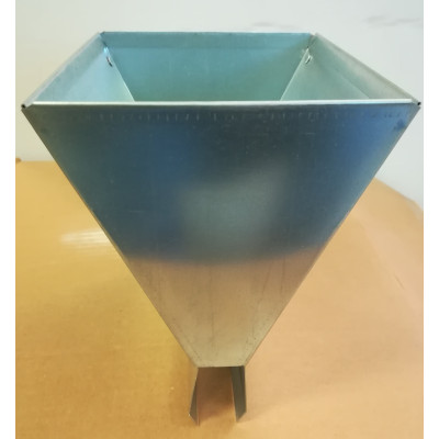 IMBUTO IN LAMIERA PER NUTRITORE A TASCA